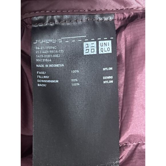 Uniqlo Ultra Light Down Vest Sz M Womens Burgundy Packable Lightweight Puffer - Picture 10 of 10